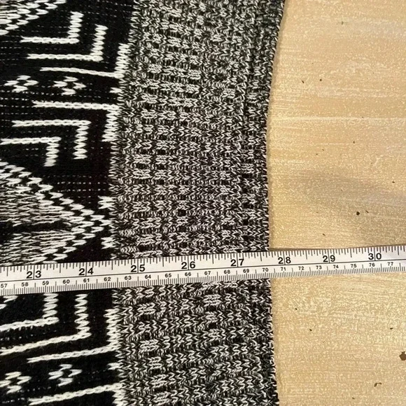 Vintage geometric wool blend knit sweater by Melange. 
Size: XL - Picture 6 of 8